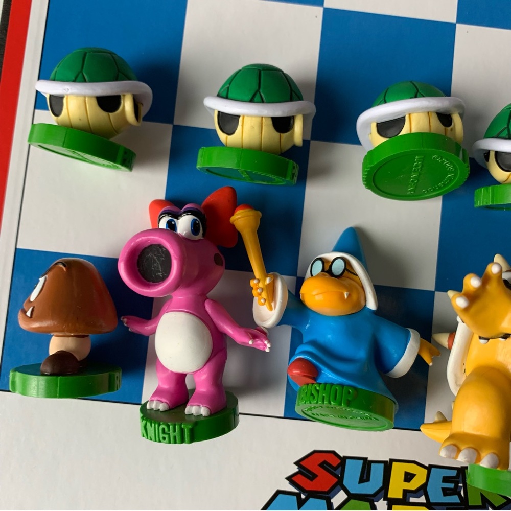USAopoly Nintendo Super Mario Chess Collectors Edition Board Game Luigi Bowser - Picture 5 of 16